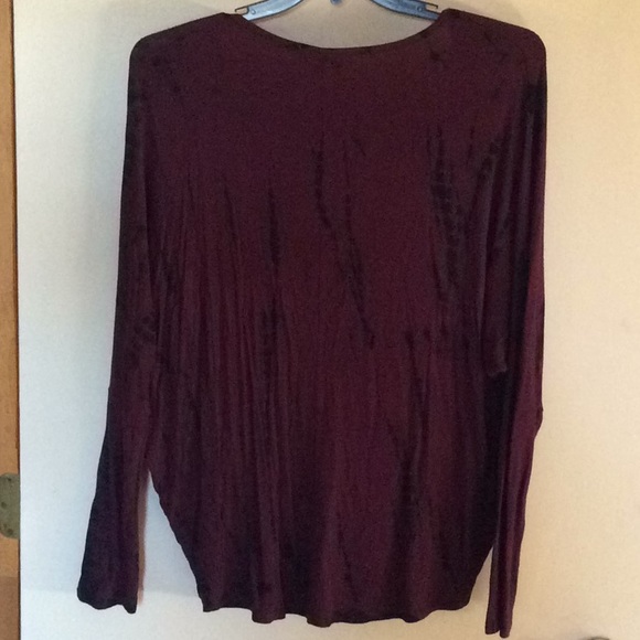 Large burgundy black tie dye top - Picture 2 of 2